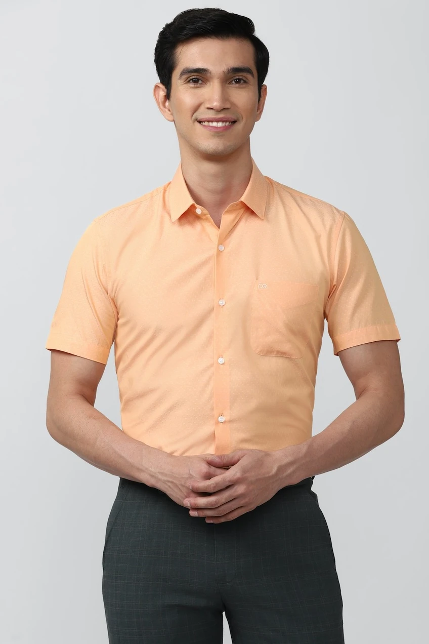 PETER ENGLAND Men Regular Fit Solid Spread Collar Formal Shirt(maroon,white,black,orange)