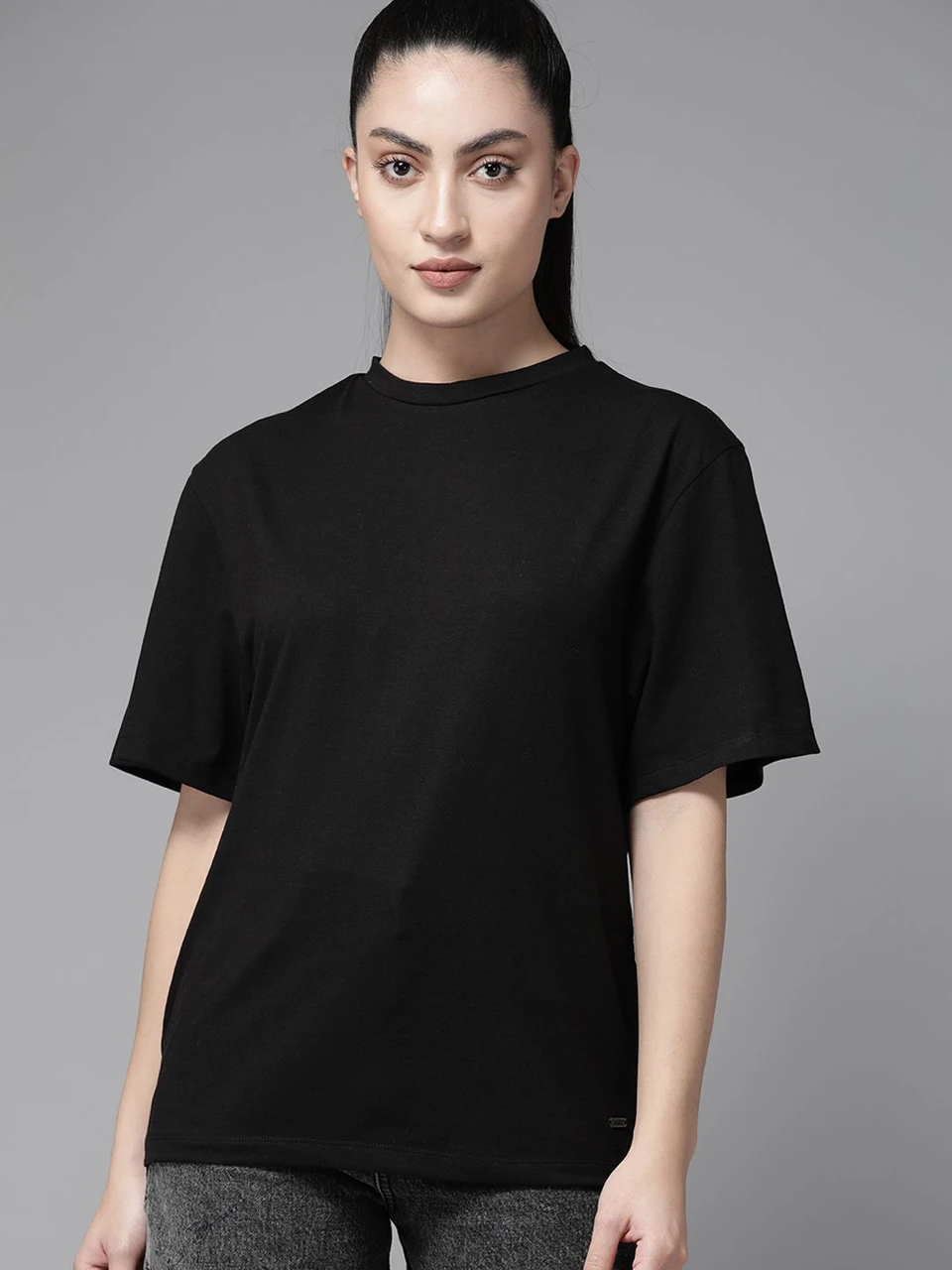Roadster Women Solid Round Neck Pure Cotton White,Red,Black T-Shirt